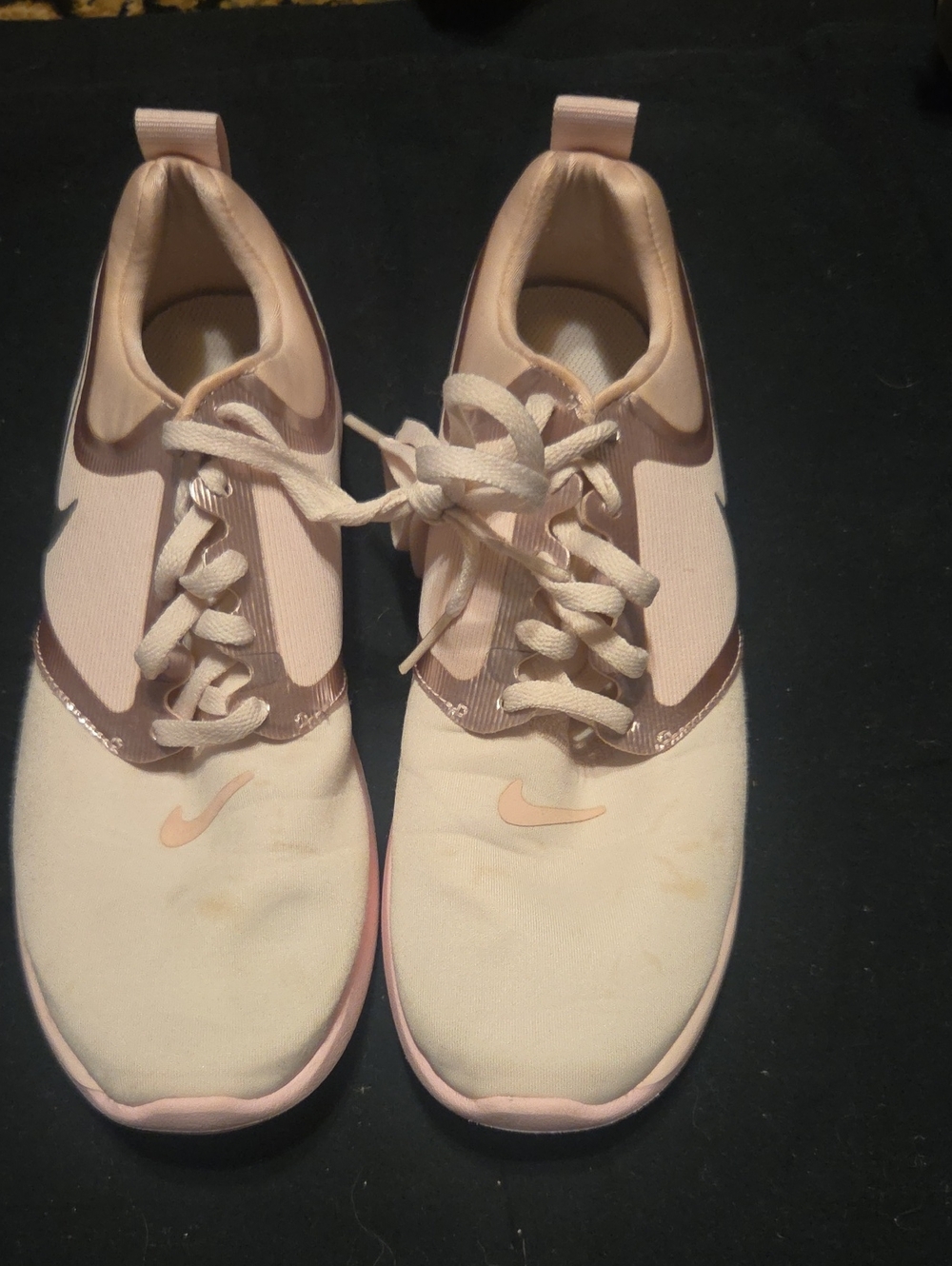 Nike Women’s Pale Pink and Blush Athletic Sneakers